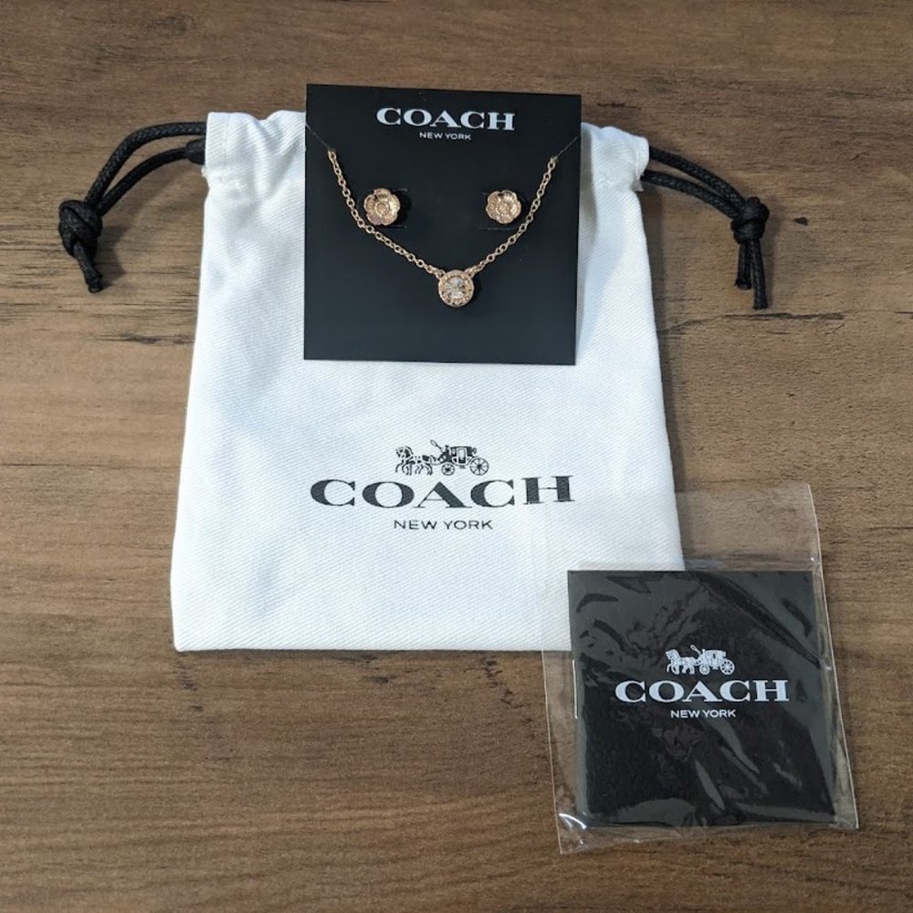 BRAND NEW IN PACKAGING - COACH Open Circle Necklace & Tea Rose Stud Earring Set